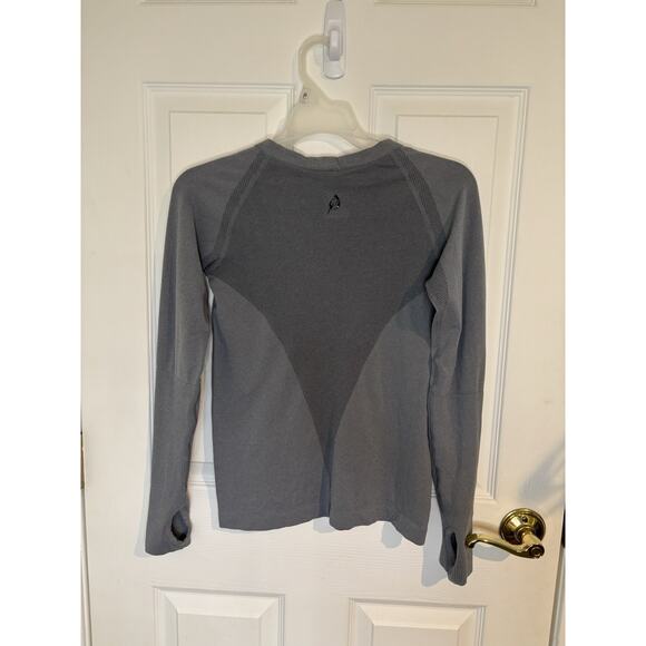P’Tula Re-Energize Seamless Long Sleeve Gray Tee Sz Small Activewear - Picture 3 of 7